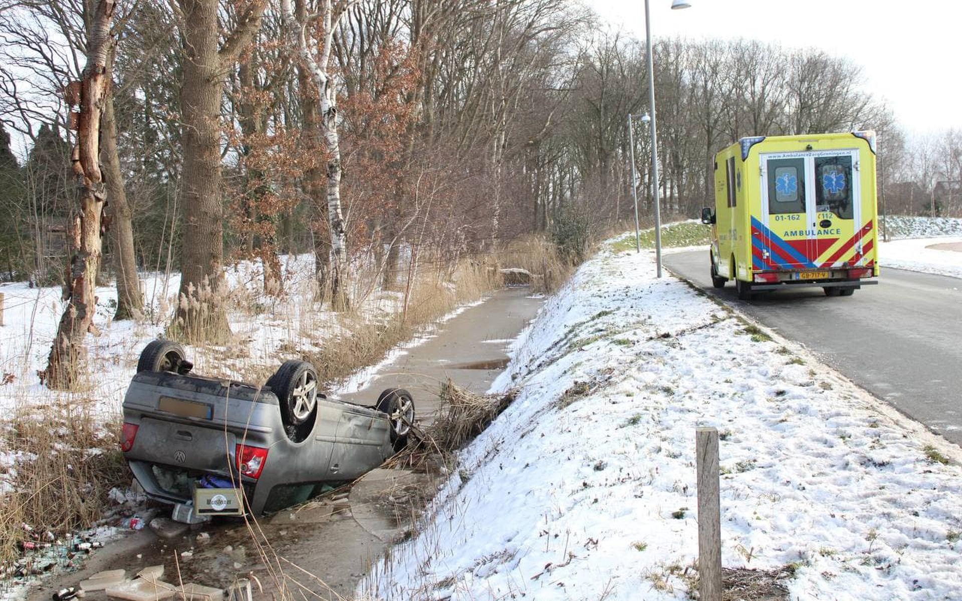 Auto Belandt Op De Kop In Ijzige Sloot Bij Eelderwolde - Dagblad Van ...